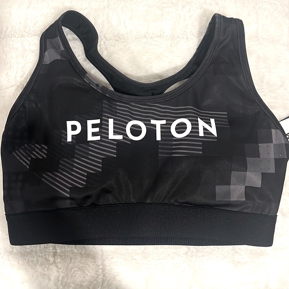 Peloton Adidas Women’s Sports Bra NEW Size Medium Great for Workouts